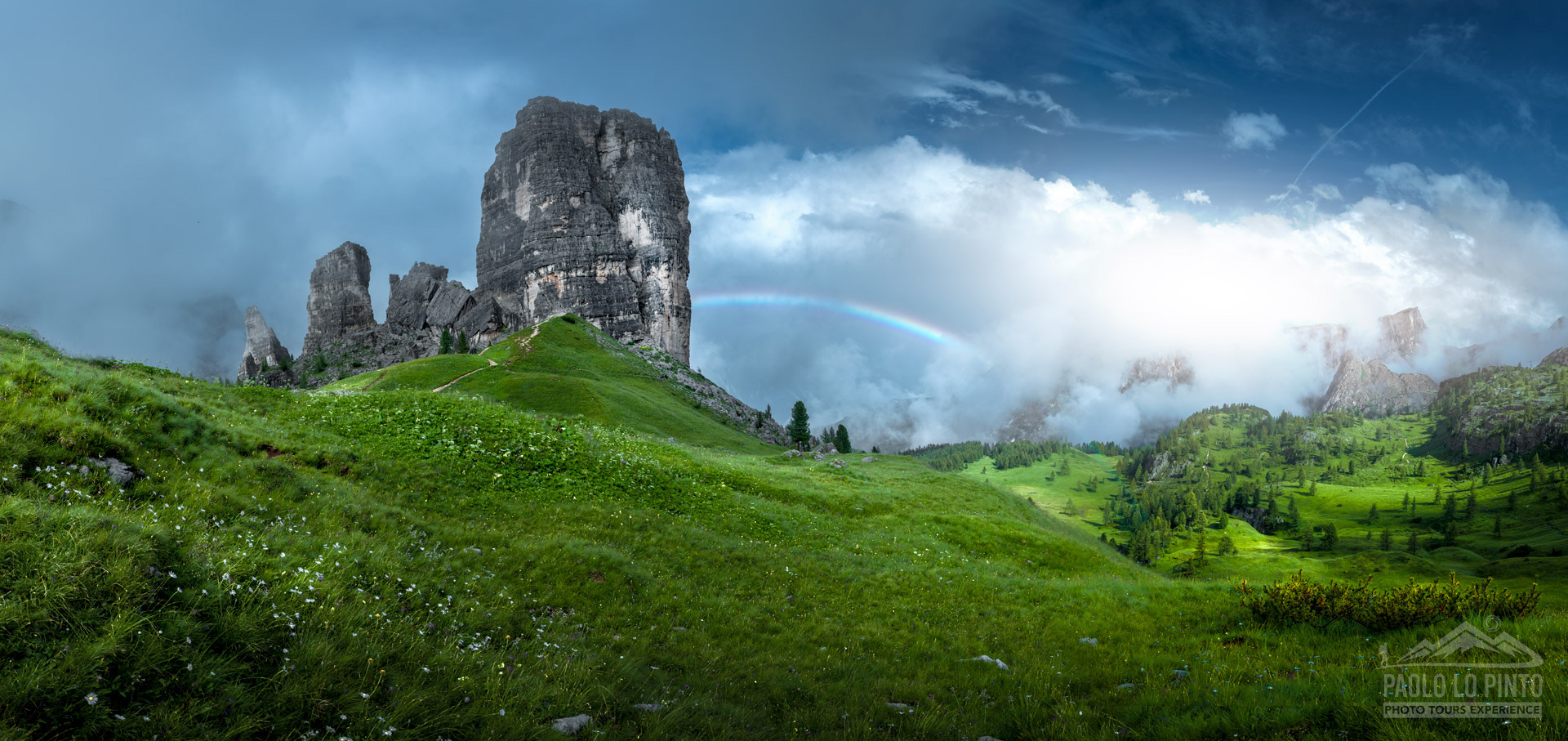 workshop-fotografico-dolomiti-cinque-torri-pano workshop fotografico nelle dolomiti panoramica cinque torri con arcobaleno
