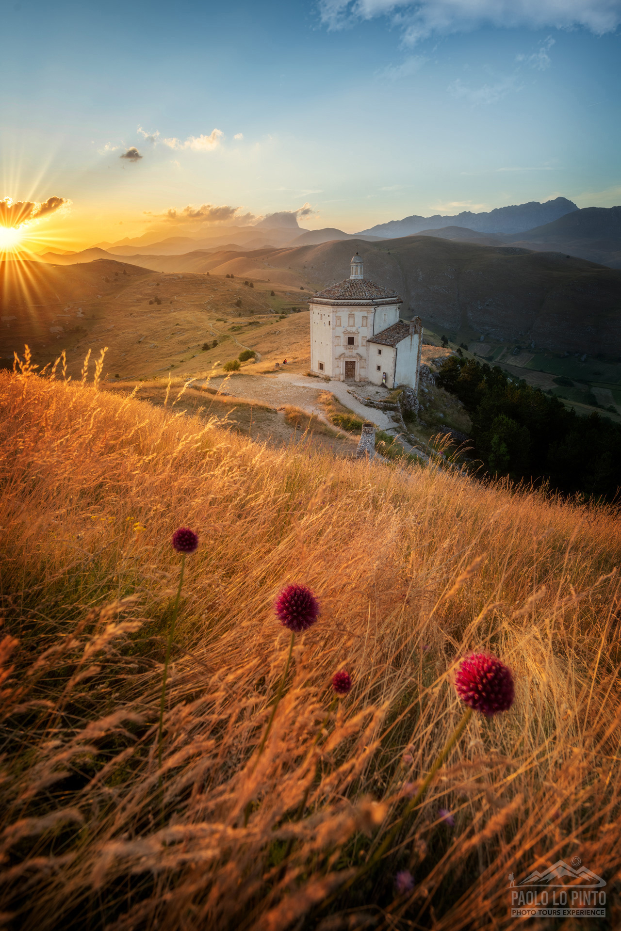 workshop-fotografico-rocca-calascio-chiesa-santa-maria-della-pieta workshop fotografico rocca calascio tramonto dorato